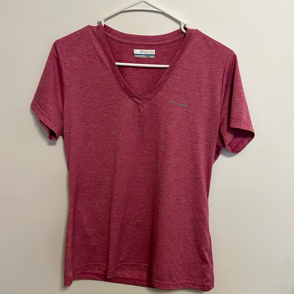Columbia, T Shirt, V Neck, Women’s Size M, Activewear